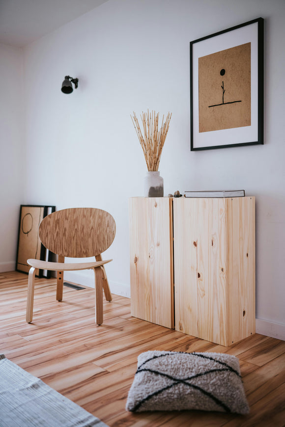 Formă și FuncțieFiecare buton și fiecare meniu este proiectat să fie ergonomic. Dacă nu este intuitiv, nu este scandinav. Designul trebuie să servească utilizatorul, nu invers.